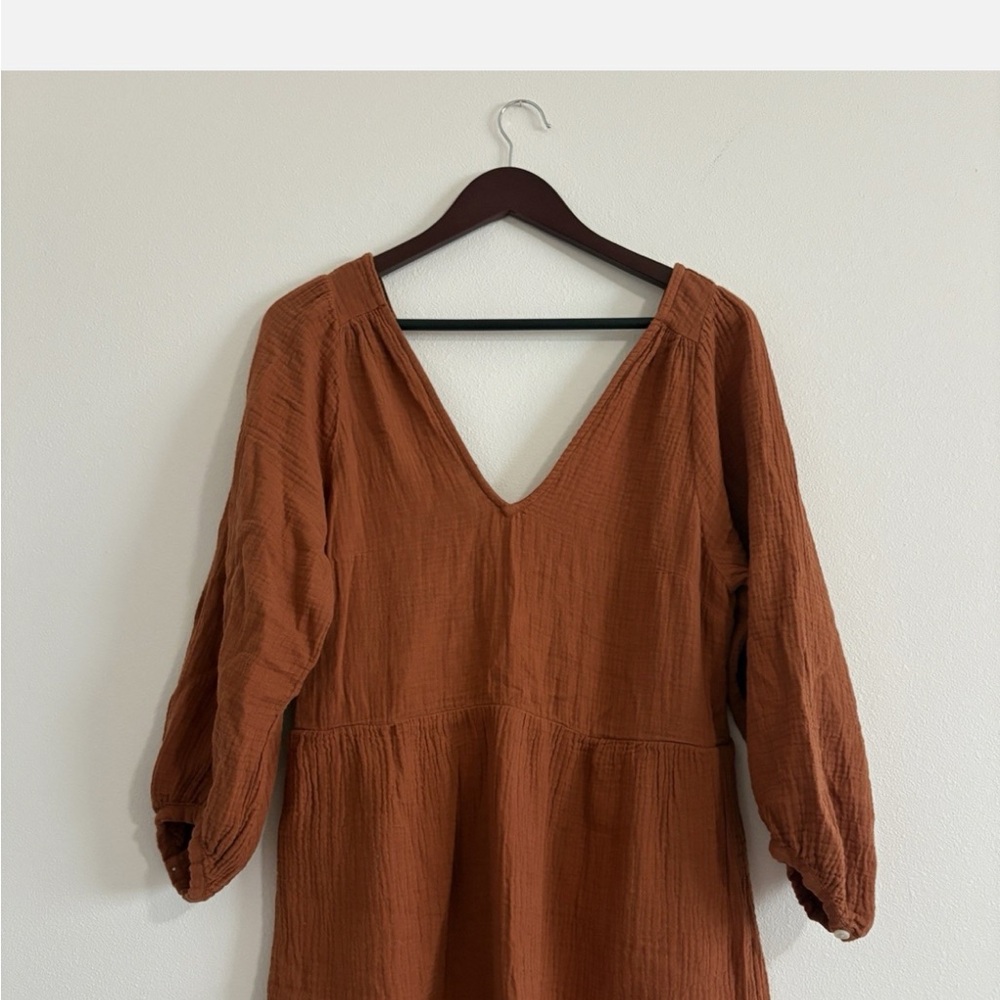 Madewell Lightspun V-Neck Tiered Midi Dres - Picture 4 of 6